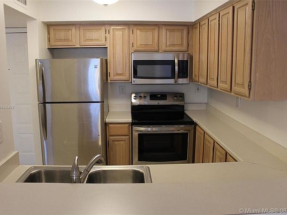 3rd image of 1280 S Alhambra Cir APT 1203
