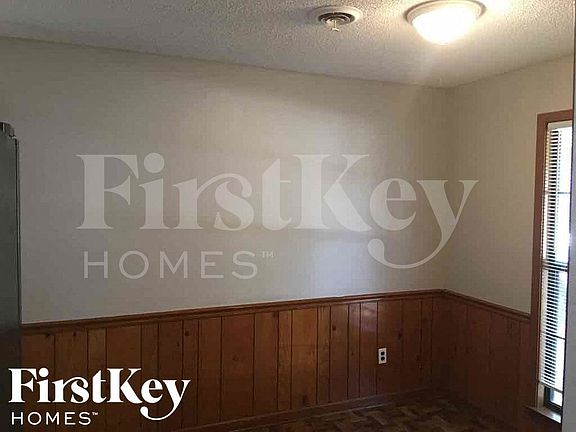 3rd image of 6410 Fawn Hollow Cir N