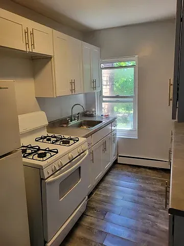 137 William St #1 — Photo 2