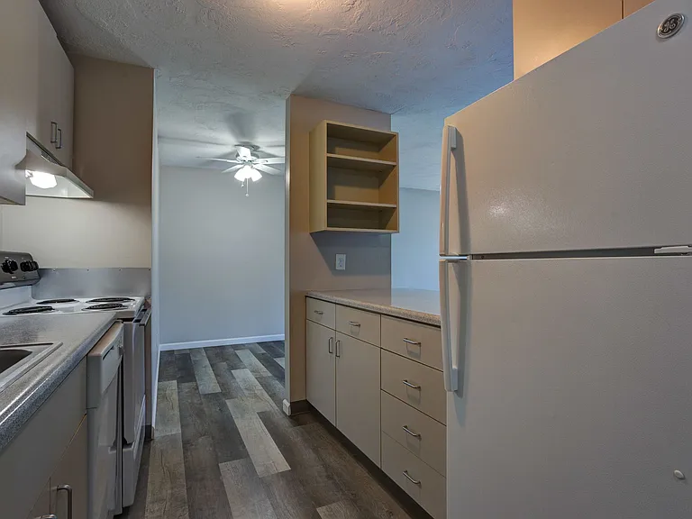Sierra Terrace — Photo 13