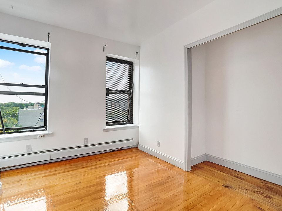 1st image of 375 Pleasant Ave #6CC