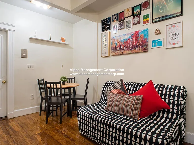 58 Queensberry St #6 — Photo 9