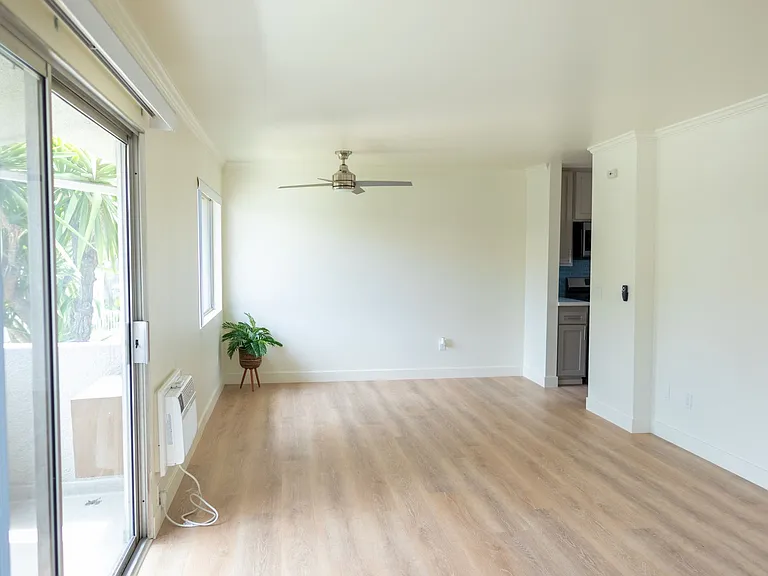 Tustin Palms Apartment Homes — Photo 8