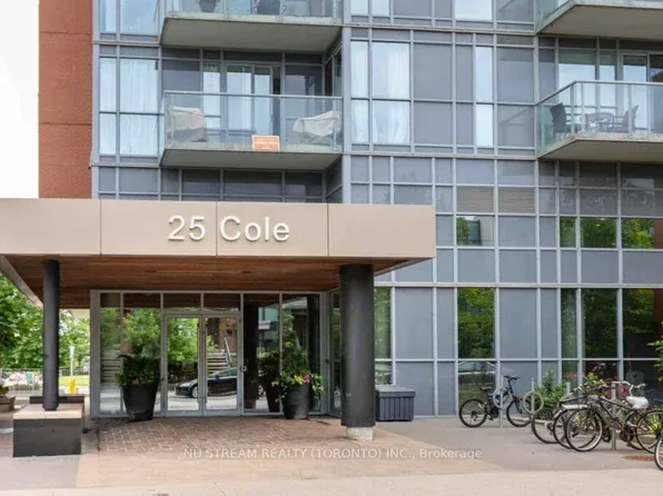 25 Cole St #719, Toronto, ON M5A 4M3