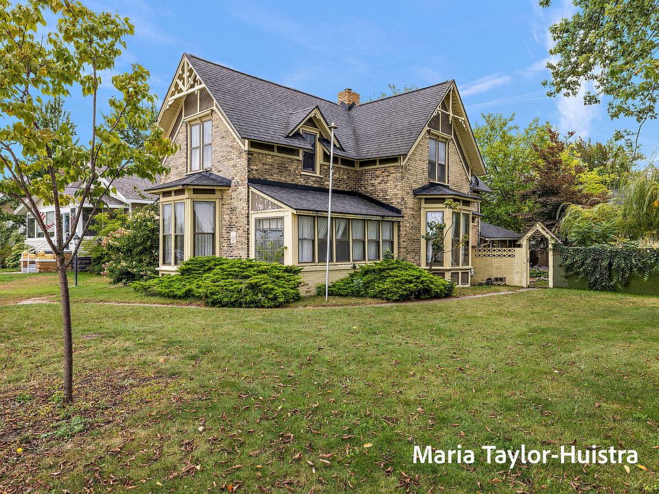1st image of 1587 Lakeshore Dr