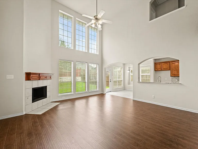8204 Hitching Trl — Photo 12
