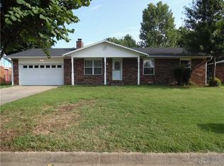 1403 W Callahan Dr, Rogers, AR 72758