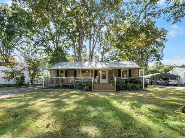 846 Crouch Dr, Pendleton, SC 29670