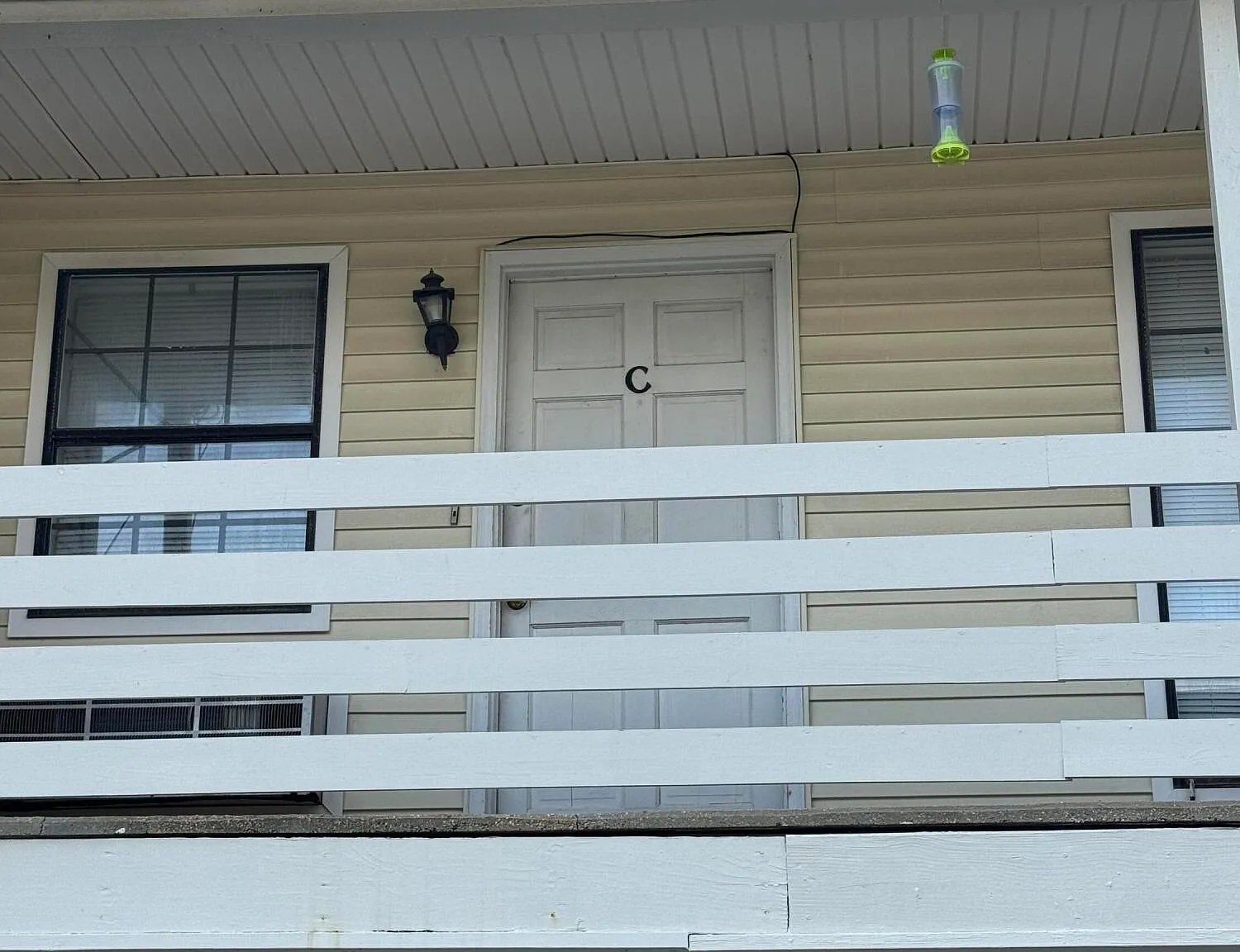1 bed, 1.0 bath, 400 sqft, $800 — Photo 1
