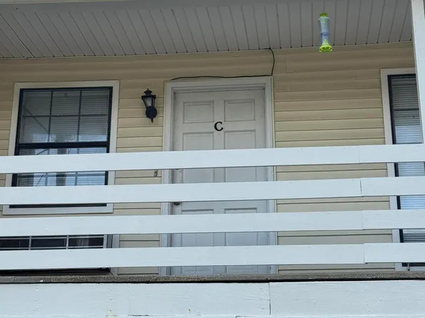 104 Briarcliff Dr APT C, Youngsville, LA 70592
