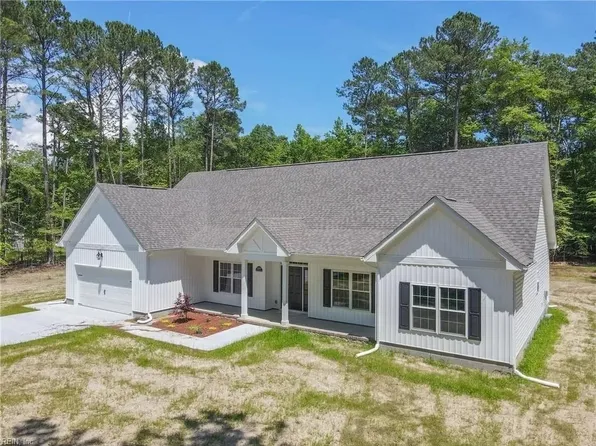 3559 Fort Huger Dr, Smithfield, VA 23430