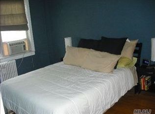 16 Edwards St APT 2F, Roslyn Heights, NY 11577