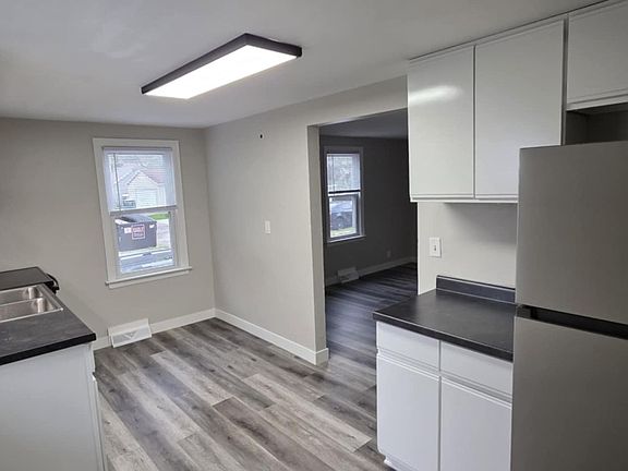 4th image of 713 Cedar St #717