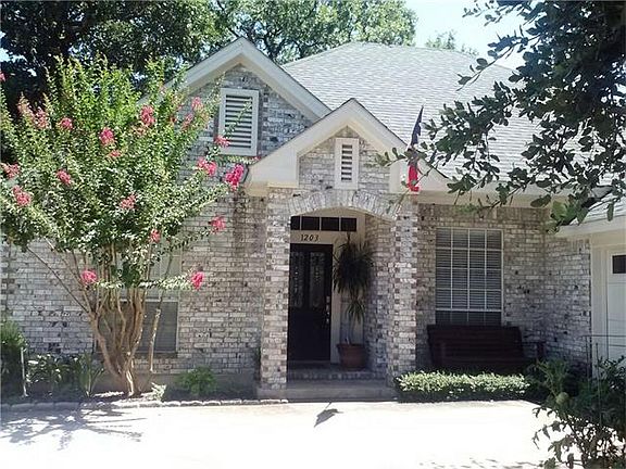 2nd image of 1203 Meadow Lark Dr
