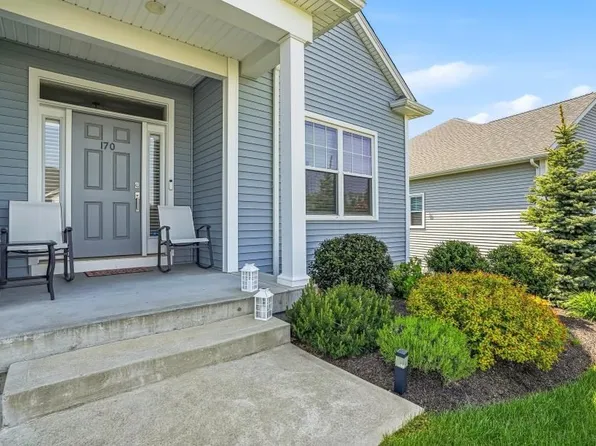 170 Stone Hill Dr #170, Whitinsville, MA 01588