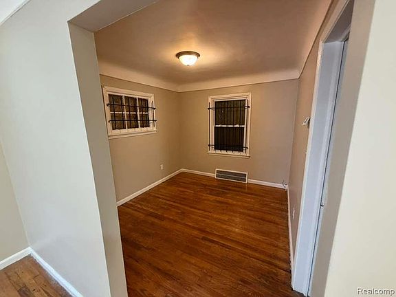 5th image of 11429 Greiner St