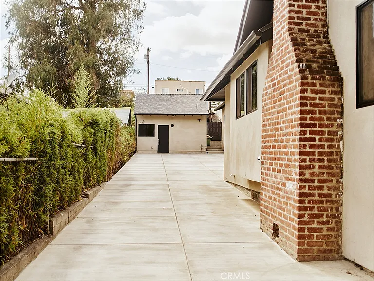 3743 Locke Ave #1/2 — Photo 10