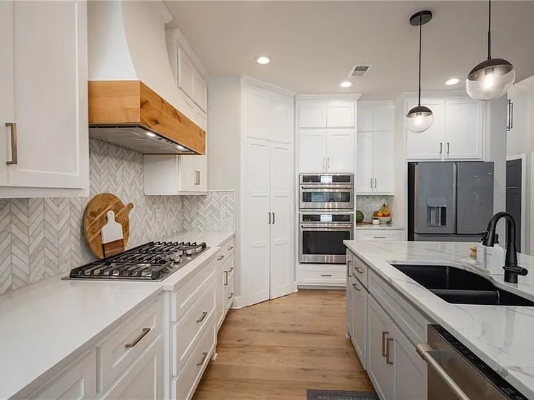 517 Southshore Dr — Photo 6