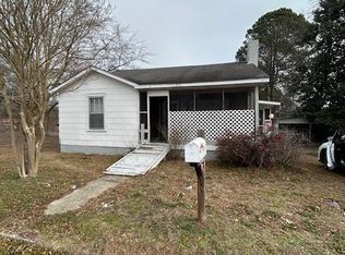 213 9th St, Rockingham, NC 28379