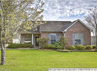 39401 Lakepoint Dr, Prairieville, LA 70769