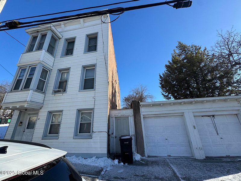 4th image of 43 Oakwood Avenue