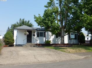 1026 M St, Springfield, OR 97477