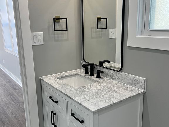 3rd image of 3517 W Belmont Ave #2R