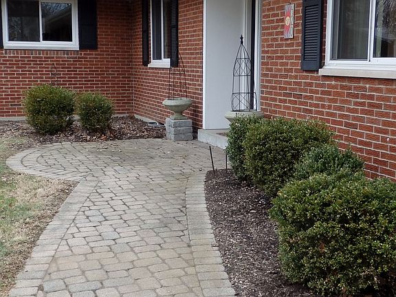 4th image of 420 Judith Dr