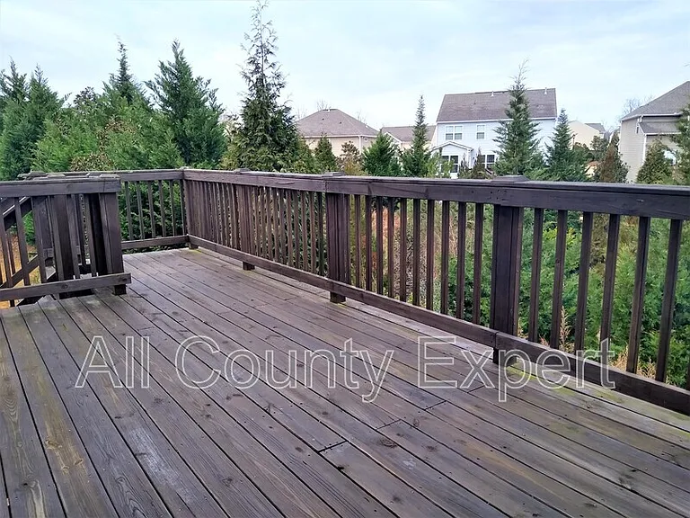 635 Glenish Ct — Photo 14