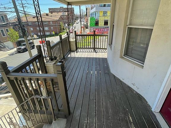3rd image of 63 Clifton Pl APT 2