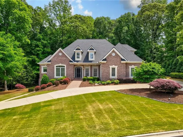 1975 Tee Dr, Braselton, GA 30517