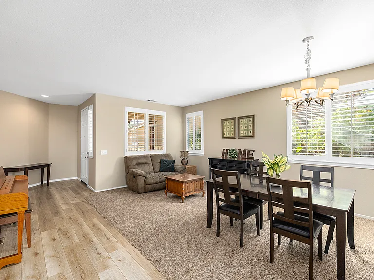 Dinning room/Living room