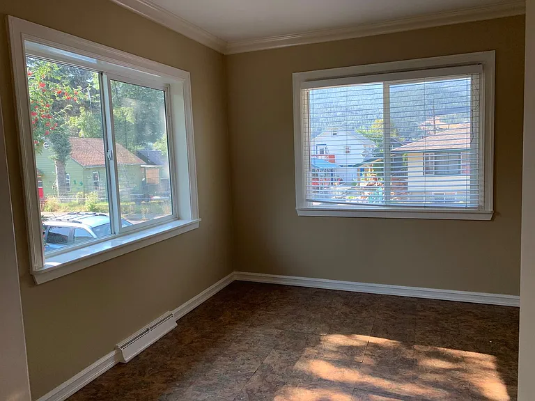 420 W Mullan Ave — Photo 7