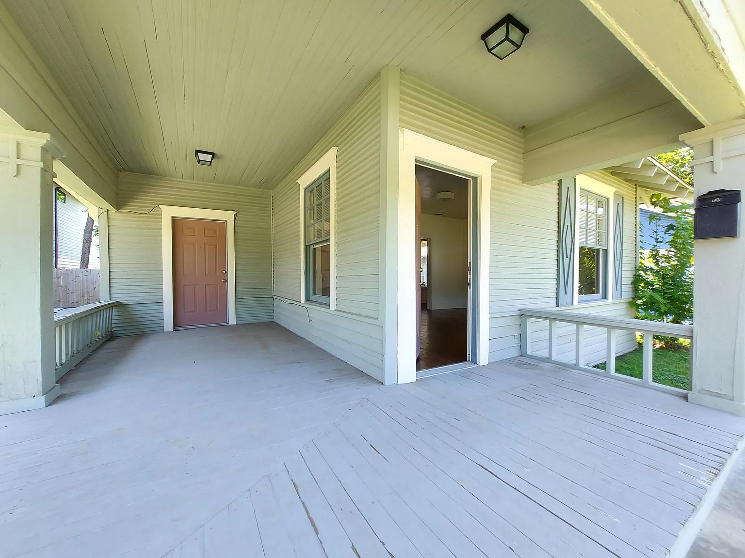 2 bed, 1100 sqft, $2,495 — Photo 2