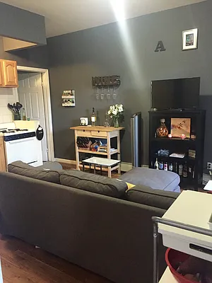 Rented by S&H Equities | media 21