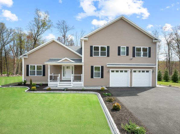 383 Leonard Rd, Middlebury, CT 06762