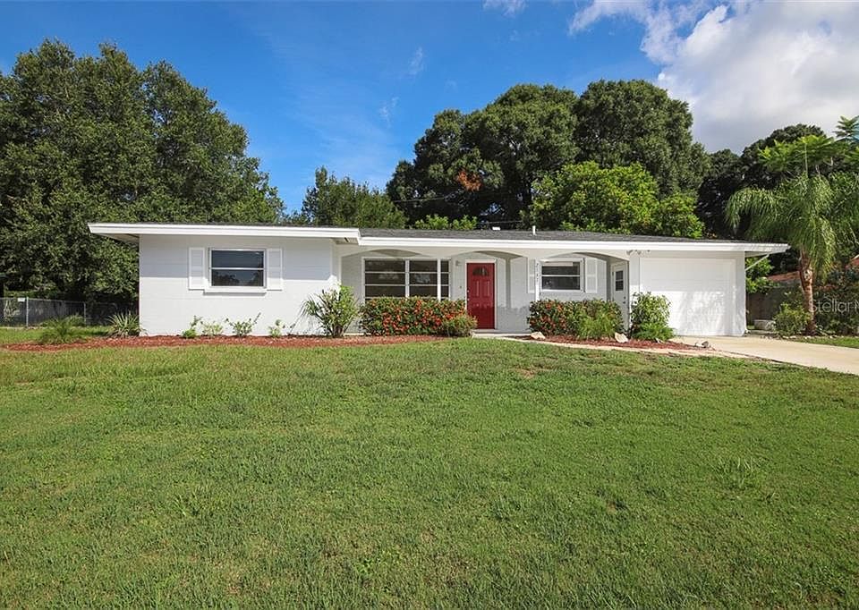 1st image of 2737 Wisteria Pl