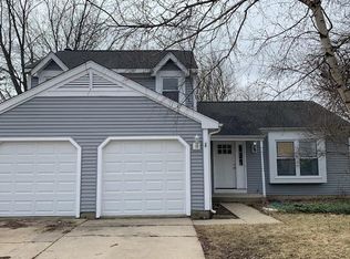 1059 Barlina Rd, Crystal Lake, IL 60014