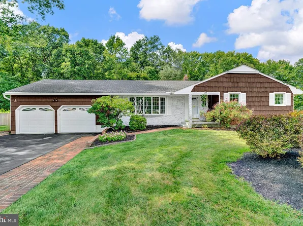 33 Galston Dr, Princeton Junction, NJ 08550