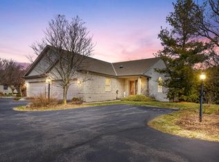 201 Hill St #3, Hartland, WI