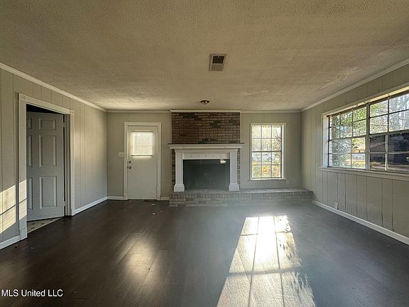 4th image of 2516 Upper Dr