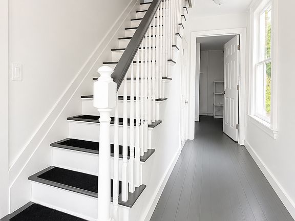 4th image of 120 Limerock St Unit 1
