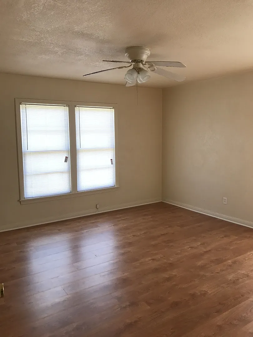 Single Family Home — Photo 3