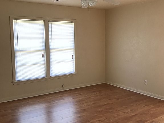 3rd image of 2113 Richter Ave