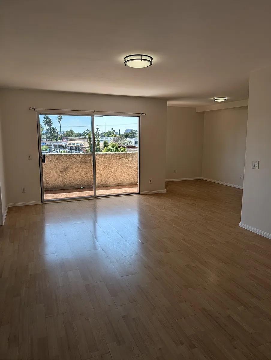 Entrance - 1422 Rock Glen Ave #207