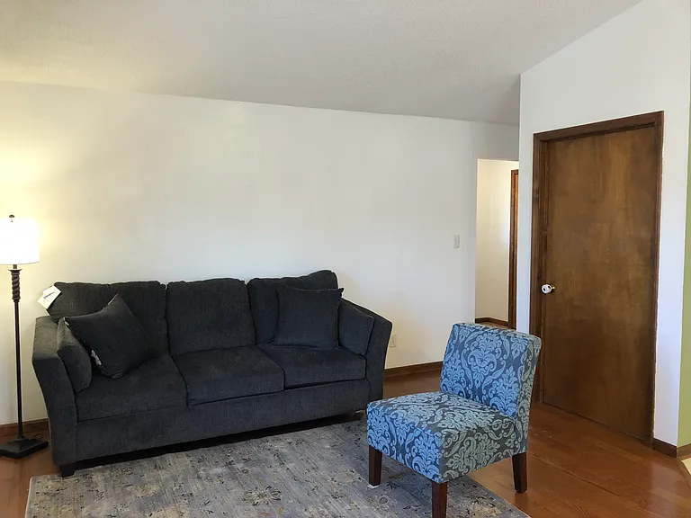832 La Grand Dr — Photo 8