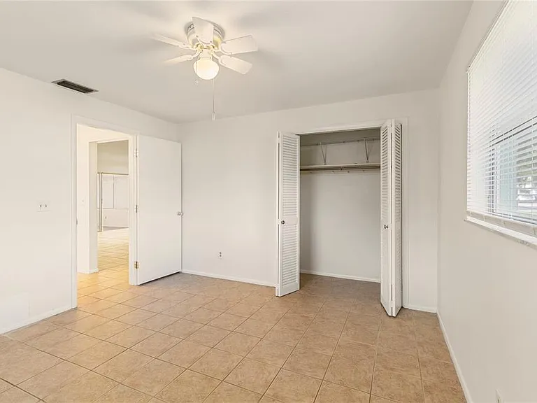 1248 Lazy Lake Rd W — Photo 9
