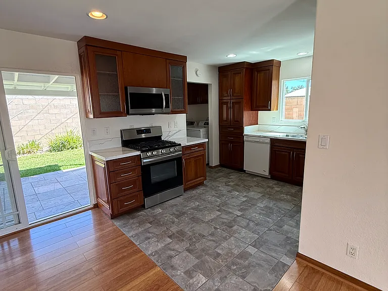 15502 Eliot Cir — Photo 9