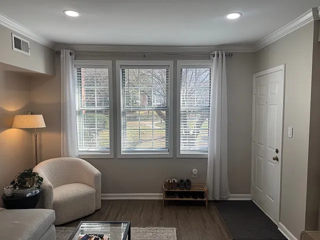 1812 N Queens Ln #217 — Photo 5