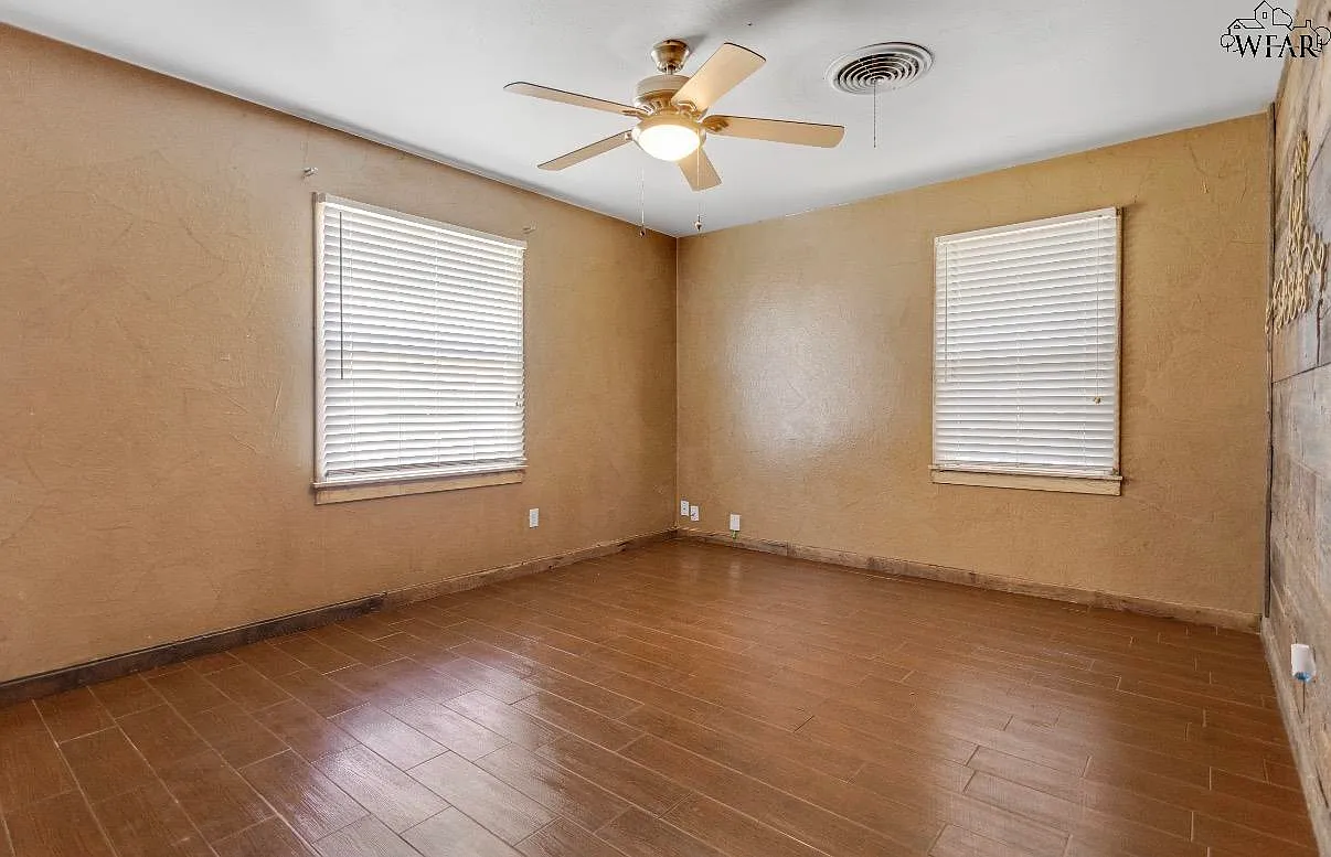3 bed, 1.5 bath, 1072 sqft, $1,400 — Photo 4